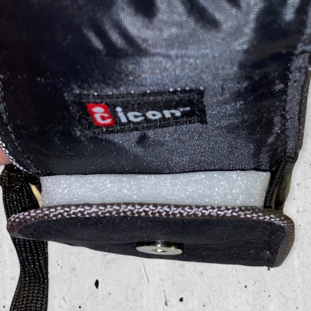 Icon Digital Camera Black Suede Case Snap Wristlet NWT Compact Photography - Picture 6 of 6